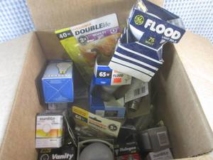lot 33 image: (A-3) Box of Assorted Light Bulbs...