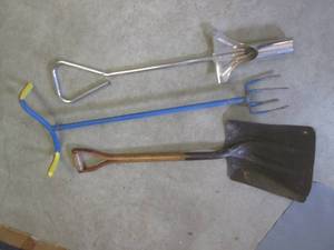 lot 60 image: (BS) Yard Tools...