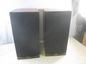 lot 80 image: (D-4) Pair of Klipsch Ref IV RB81 S...