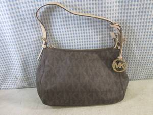 lot 144 image: (CS) Michael Kors Purse  Handbag...