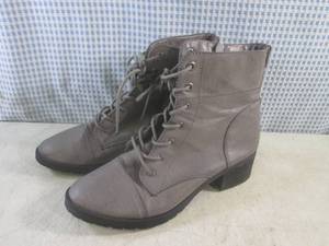 lot 148 image: (BS) Maurices Womens Boots Side Zi...