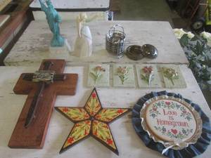 lot 155 image: (A-1) Assorted Decor - See Photos...