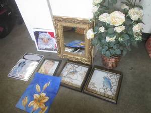 lot 156 image: (BR3) Wall Decor, Mirror, Very Fade...