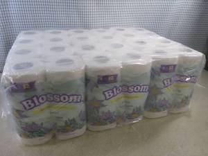 lot 164 image: (EW5) 48 Rolls of 2-Ply Bathroom Ti...