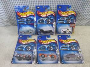 lot 200 image: (EC1) Assorted Hot Wheels in Packag...