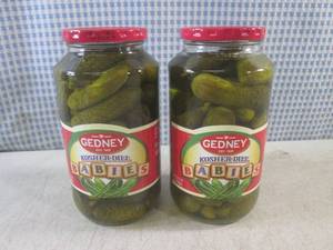 lot 224 image: (C-3) 2 Jars of Gedney Kosher Dill ...