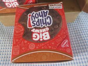 lot 226 image: (B-1) 14 Chips Ahoy Big Chewy Choc...