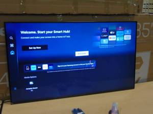 lot 19 image: Samsung 50 Inch DU7200 Crystal 4K UHD Smart TV