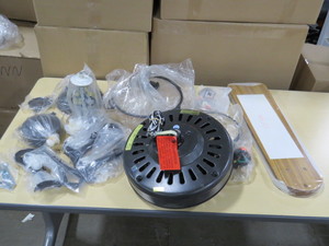 lot 13 image: Hunter Ceiling Fan