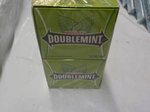 lot 41 image: Doublemint Gum 150 sticks...