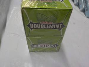 lot 43 image: Doublemint Gum 150 sticks...