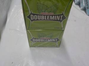 lot 44 image: Doublemint Gum 150 sticks...
