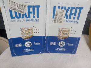 lot 57 image: 2 boxes Luz Fit Birthday Cake Bars ...