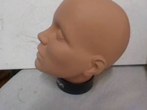 lot 59 image: Mehron Practice Head 9 tall...