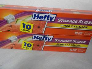 lot 81 image: 2 boxes Hefty Jumbo 2.5 gallon Stor...