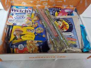 lot 93 image: Hangry Kit...