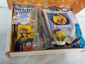 lot 94 image: Hangry Kit...