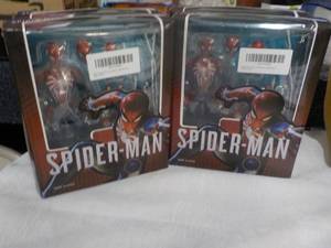 lot 116 image: 4 Spider Man Figurines...