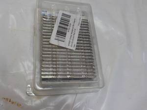 lot 138 image: 20 Bar Magnets...