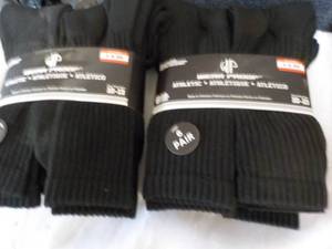 lot 162 image: 12 pair Wear Proof Athletic Socks s...
