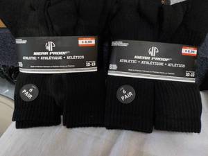 lot 164 image: 12 pair Wear Proof Athletic Socks s...