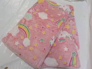 lot 188 image: Childrens Throw...