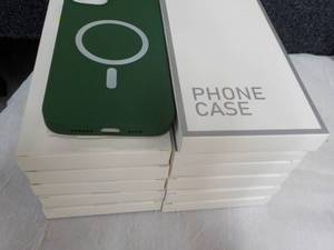 lot 195 image: 12 Phone Cases...