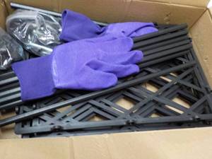 lot 220 image: 6 panels Decorative Garden Fence wi...