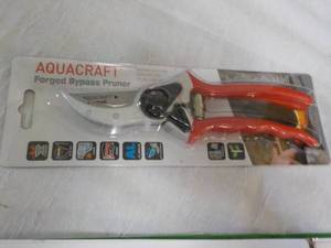 lot 246 image: Aqua Craft Forged Bypass Prunner...