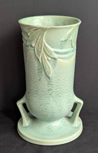 lot 19 image: Roseville Pottery Green Velmoss Ceramic Vase