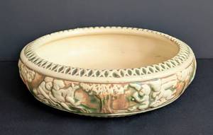 lot 100 image: Roseville Pottery Donatello Shallow Cherub Jardinere