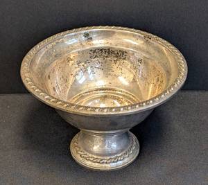 lot 17 image: Vintage Rogers Weighted Sterling Silver Footed Compote Dish