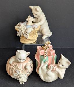 lot 56 image: Lenox Porcelain Cat Figurines