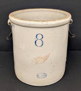 lot 31 image: Red Wing 8 Gallon Handled Crock