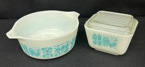 lot 101 image: Vintage Pyrex Butterprint Covered Refrigerator Dish and Casserole Dish