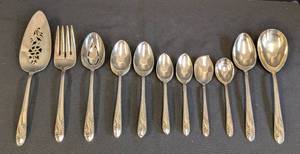 lot 85 image: Holmes & Edwards Romance Silver Plated Flatware Set