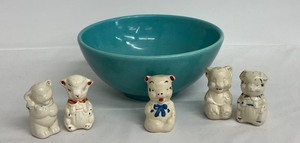 lot 117 image: Vintage Red Wing Bowl with Shawnee Salt and Pepper Shakers