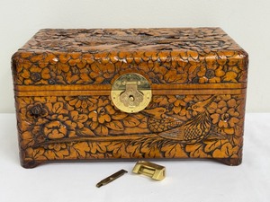 lot 62 image: Vintage Ornately Carved Wooden Jewelry Box with Brass Lock