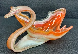 lot 105 image: Mid-Century Sooner Hand Blown Glass Swan
