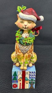 lot 110 image: Jim Shore Heartwood Creek Santa Claws Cat Figurine