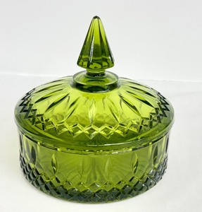 lot 111 image: Vintage Indiana Glass Princess Pattern Avocado Green Candy Dish