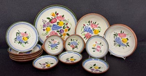 lot 124 image: Vintage Mid Century Stangl Pottery Set - Fruit and Flowers Pattern