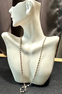 lot 38G image: 19.5 Sterling Silver Twist Chain Necklace