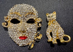 lot 43G image: Set of 2 Rhinestone Brooches - Mask and Cat Design