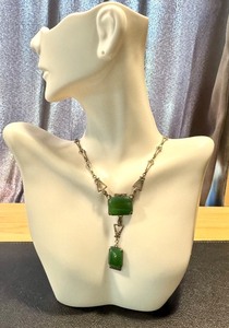 lot 4C image: Antique Victorian 16 Jade Necklace with Silver Chain