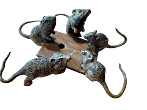 lot 17B image: Antique Five Mice Cold Painted Bronze Miniature