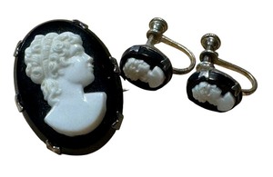 lot 24C image: Vintage Cameo Brooch and Matching Earrings Set