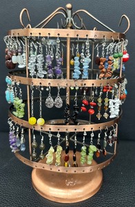 lot 151 image: Lovely Collection of Earrings and Display Stand
