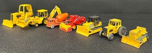 lot 166 image: Nice Assortment of Vintage Die Cast Construction and Farming Equipment