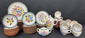 lot 161 image: Lovely Vintage Collection of Stangl Fruit and Flowers Pottery